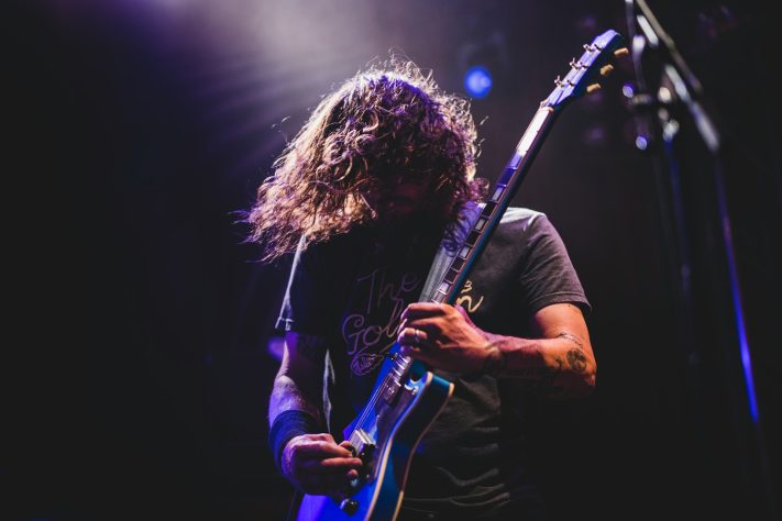 Guitarra, guitarrista - Hector Bermudez/Unsplash
