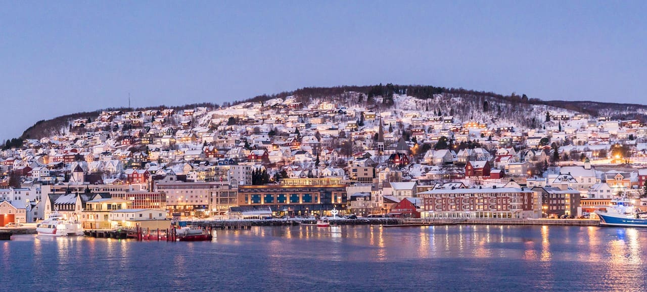Tromso, na Noruega, no norte da Noruega e acima do Círculo Polar Ártico, é mundialmente famosa como a 