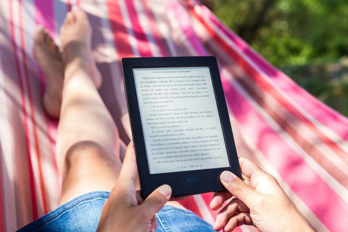 Kindle, e-book, livro – Perfecto Capucine/Unsplash