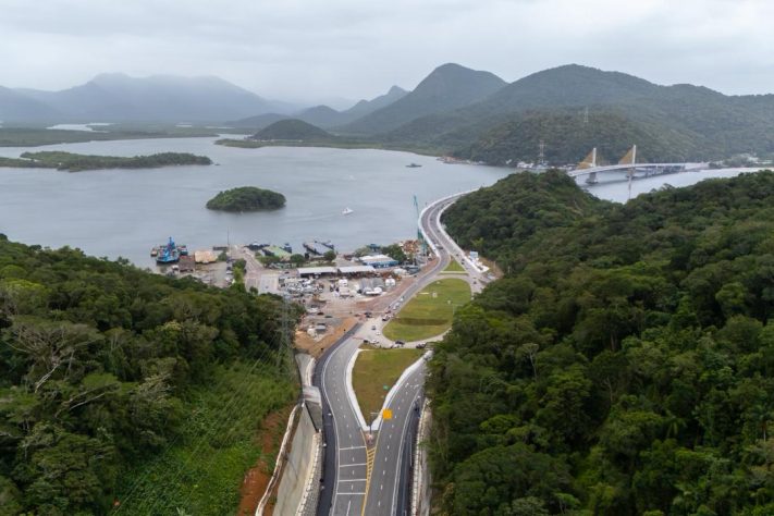 Ponte de R$ 400 milhões que reduz travessia de 30 minutos para apenas 1 minuto foi inaugurada entre SC e Paraná - Felipe Henschel/AEN