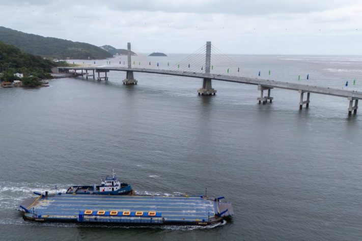 Ponte de R$ 400 milhões que reduz travessia de 30 minutos para apenas 1 minuto foi inaugurada entre SC e Paraná - Felipe Henschel/AEN