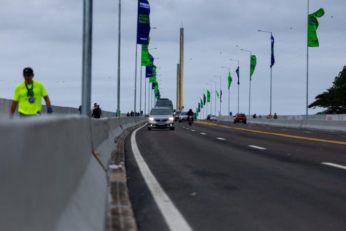Ponte de R$ 400 milhões que reduz travessia de 30 minutos para apenas 1 minuto foi inaugurada entre SC e Paraná - Felipe Henschel/AEN