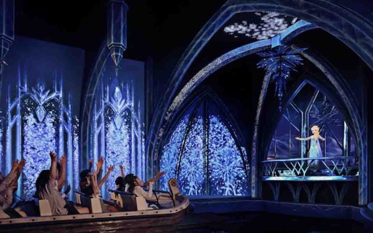 Disneyland Paris inaugura área de Frozen com palácio de gelo – Divulgação/Disney Parks Blogs