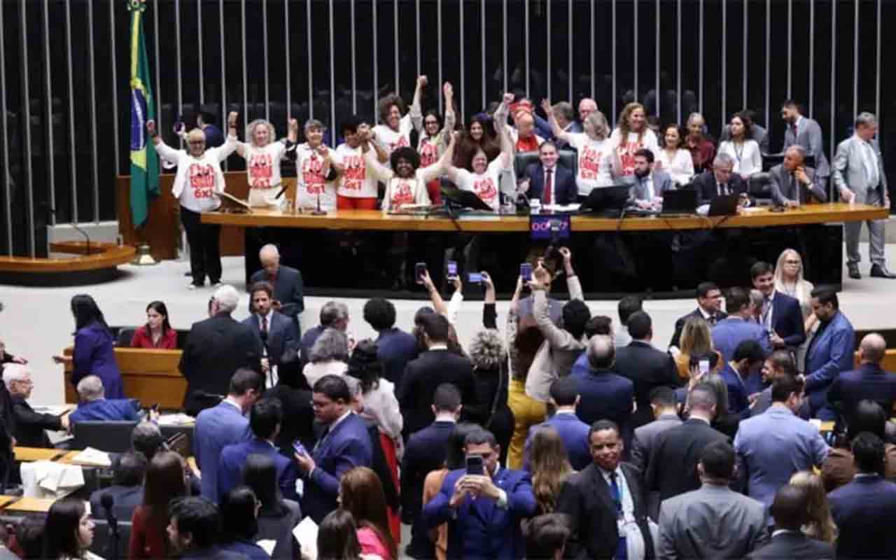 Fim da escala 6×1: veja o que prevê a PEC aprovada pela Câmara e próximos passos - - Divulgação Câmara dos Deputados
