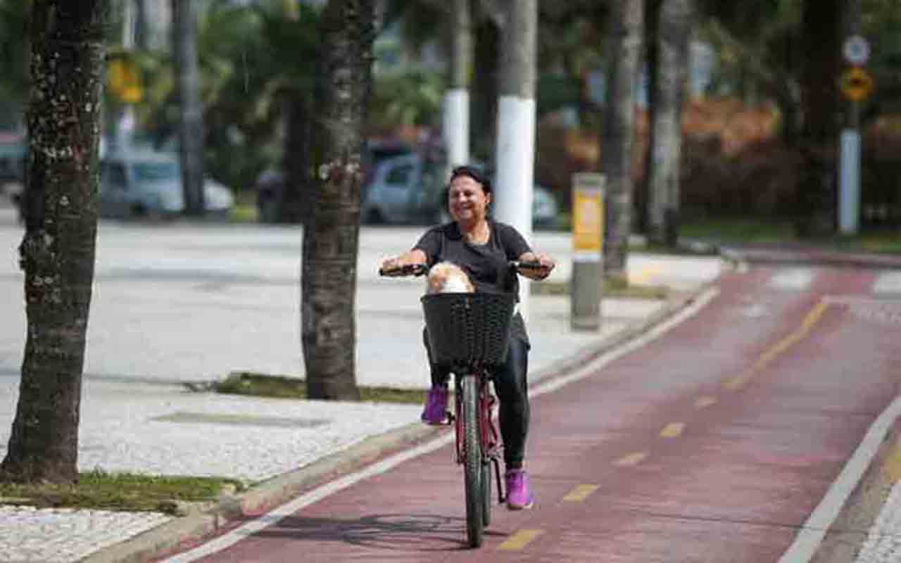 Conhecida como “Cidade das Bicicletas”, Praia Grande é um dos municípios mais dinâmicos do litoral de São Paulo. A cidade atrai turistas e possui uma orla urbanizada que se estende por cerca de 22,5 quilômetros. -  (crédito: Reprodução do Instagram @prefpraiagrande)
