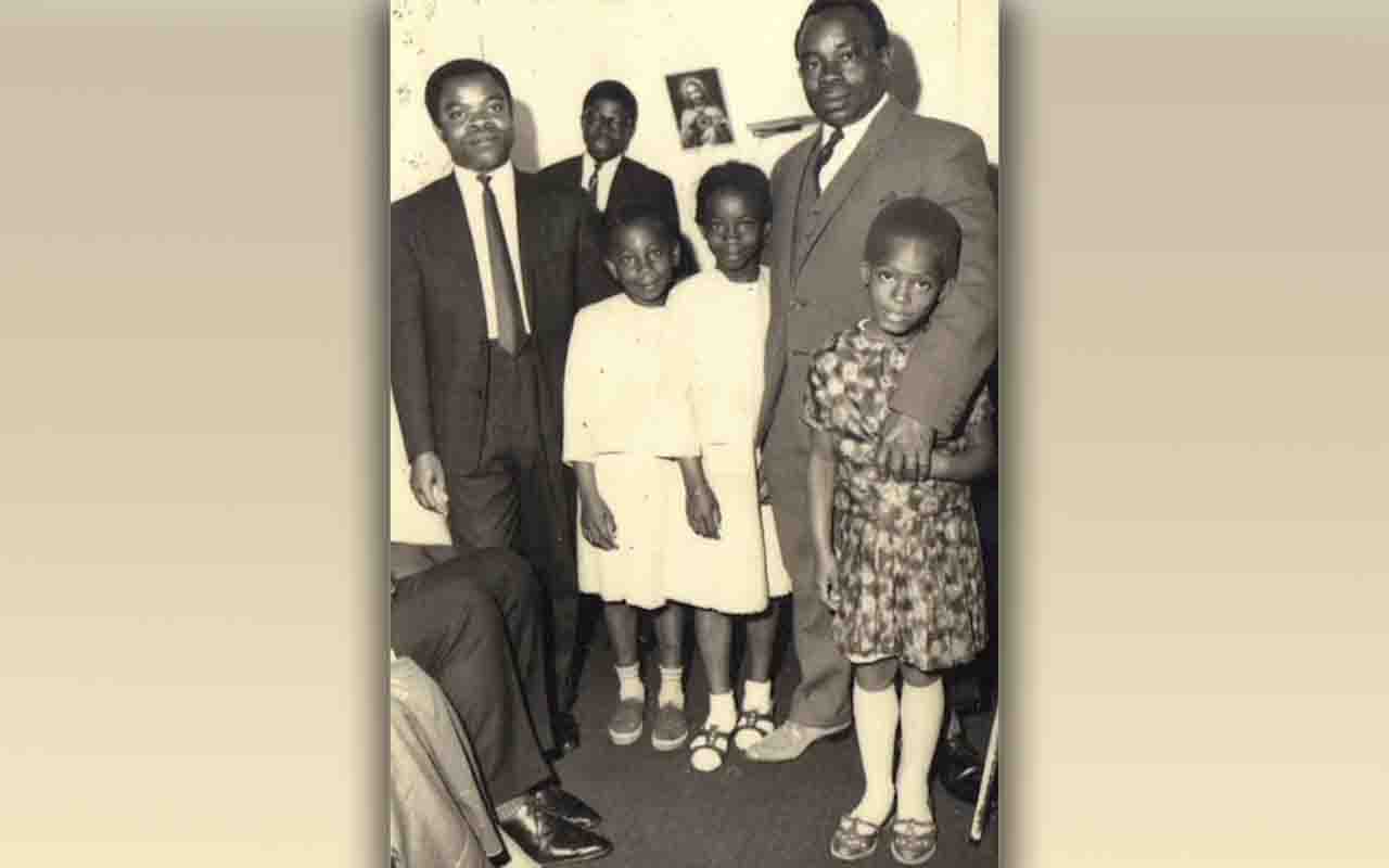 Ijeoma Uchegbu nasceu em Londres, filha de estudantes nigerianos que se mudaram para o Reino Unido nos anos 1960 em busca de estudo. 
