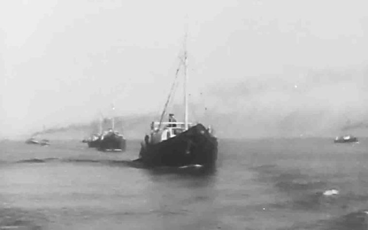 A transformação começou na década de 1960, quando os principais rios que alimentavam o lago - Mar de Aral, entre o Uzbequistão e o Cazaquistão, Ásia Central - Reprodução de vídeo Radio Free Europe