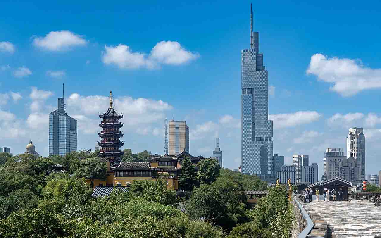 O museu foi inaugurado em Nanjing, província de Jiangsu, para reforçar a consciência pública sobre espionagem e defesa da soberania. Sua criação está ligada ao esforço do governo chinês em educar a população do país sobre riscos que ameaçam a estabilidade interna e externa. A instituição tornou-se referência ao reunir acervos que cobrem desde a Guerra Fria até os dias atuais, mostrando como a espionagem evoluiu em escala global e como a contraespionagem se consolidou como política de Estado.