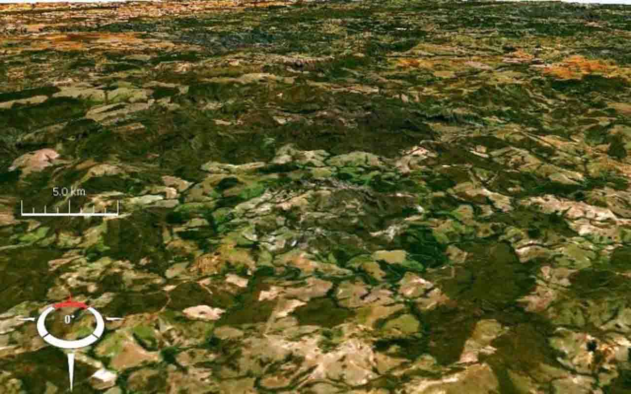 A cratera tem 40 km de diâmetro e uma área de aproximadamente 1,3 mil km² – maior que a cidade do Rio de Janeiro.