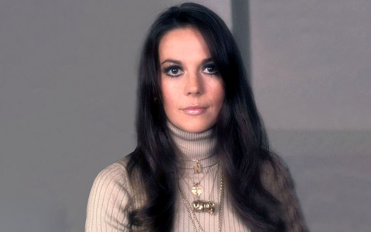 A morte de Natalie é um dos maiores mistérios de Hollywood. A atriz tinha pavor de água, principalmente escura, porque tinha sido advertida por uma cigana de que isso representava um perigo para ela. Acabou morrendo afogada na Baía de Los Angeles.  