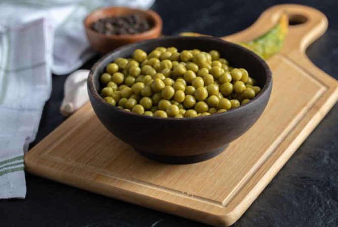 Discretas no prato, ervilhas reúnem proteínas, fibras e nutrientes importantes; saiba