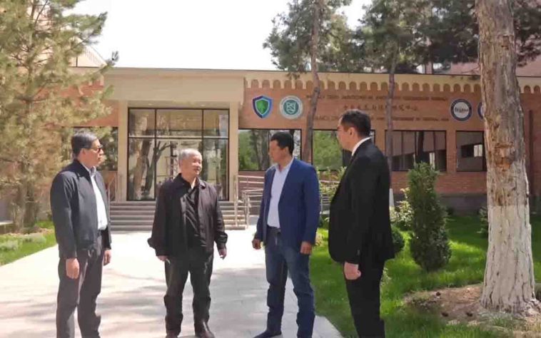 Na tentativa de reduzir esses danos, pesquisadores da China e do Uzbequistão - Mar de Aral, entre o Uzbequistão e o Cazaquistão, Ásia Central - Reprodução do Youtube Canal New China TV