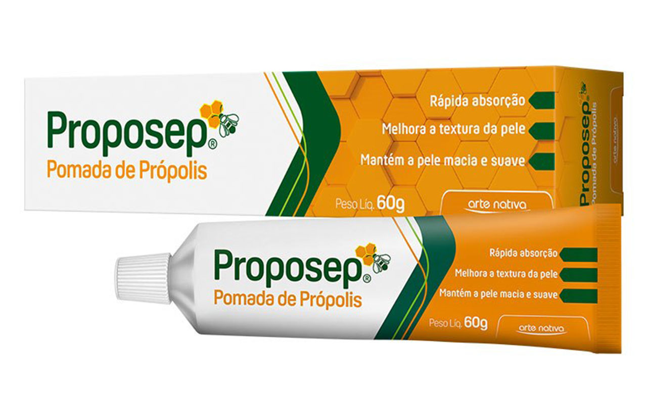 Em relação ao seu uso, o própolis pode ser aplicado diretamente na pele, especialmente em pequenas lesões, além de ser utilizado diluído em água para gargarejos e inalações. Também pode ser ingerido puro ou misturado a líquidos, como água, álcool ou chás, o que facilita o consumo no dia a dia.
