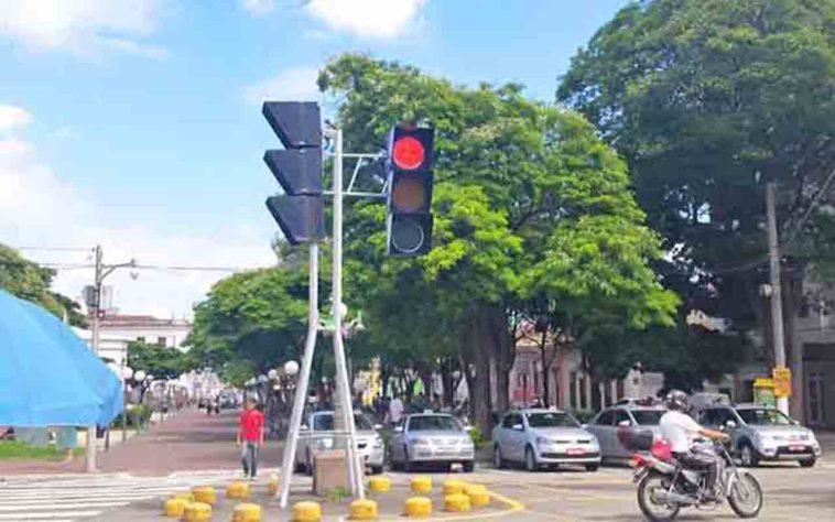 Semáforo Gigante - Itu, município brasileiro do estado de São Paulo - Divulgação