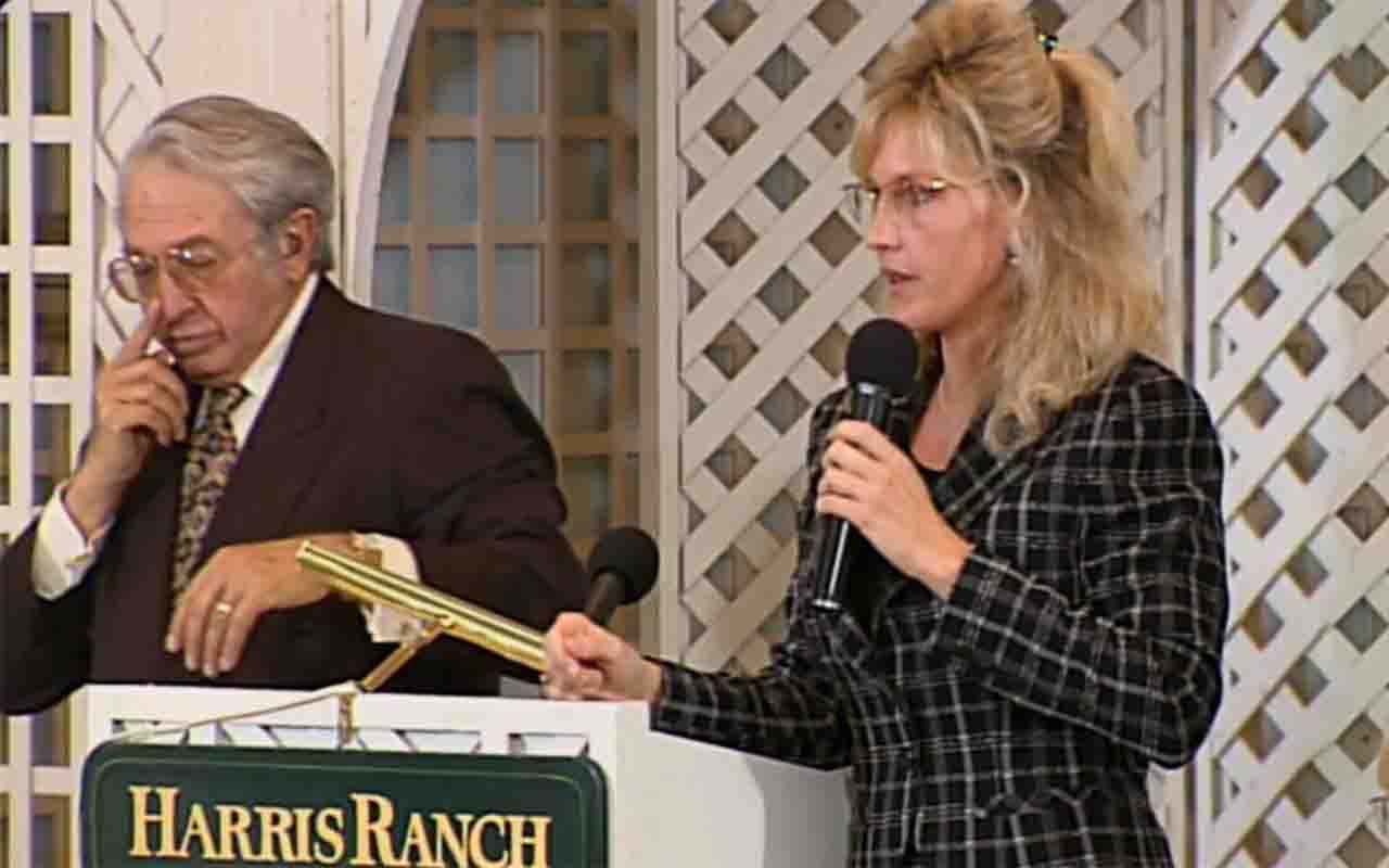 Sua vida mudou na década de 1990, quando passou a trabalhar em um escritório de advocacia na Califórnia. Mesmo sem formação em direito, Brockovich chamou atenção pela capacidade de investigação e pelo contato próximo com moradores de comunidades afetadas por problemas ambientais. 
