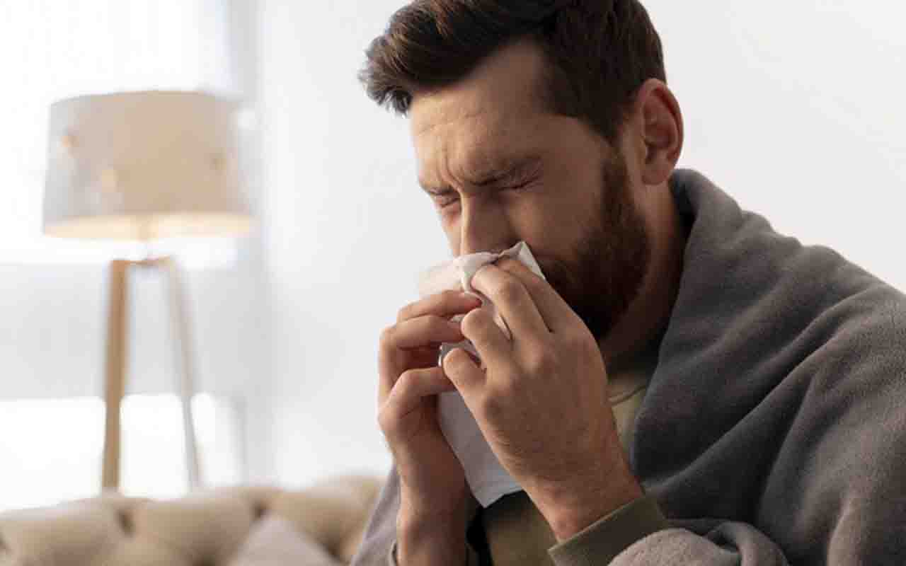 1 - Fortalecer o sistema imunológico: O própolis é conhecido por sua ação antioxidante, anti-inflamatória, antiviral e imunomoduladora, ou seja, ele ajuda a fortalecer o sistema imunológico e a proteger o organismo contra infecções. Por isso, é frequentemente utilizado no tratamento de problemas como dor de garganta, amigdalite, gripes, resfriados e sinusites.
