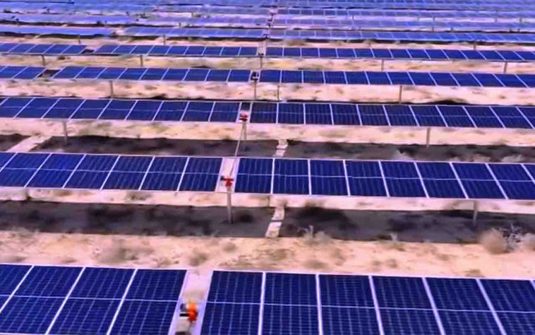 A estratégia também incorpora soluções tecnológicas baseadas em energia solar - Mar de Aral, entre o Uzbequistão e o Cazaquistão, Ásia Central - Reprodução do Youtube Canal Mundo Discovery