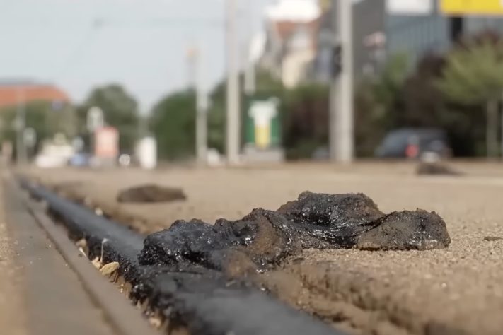 Calor extremo derrete asfalto, cobre trilhos, e interrompe circulação de trens em Leipzig, na Alemanha – Reprodução/YouTube MirrorNow
