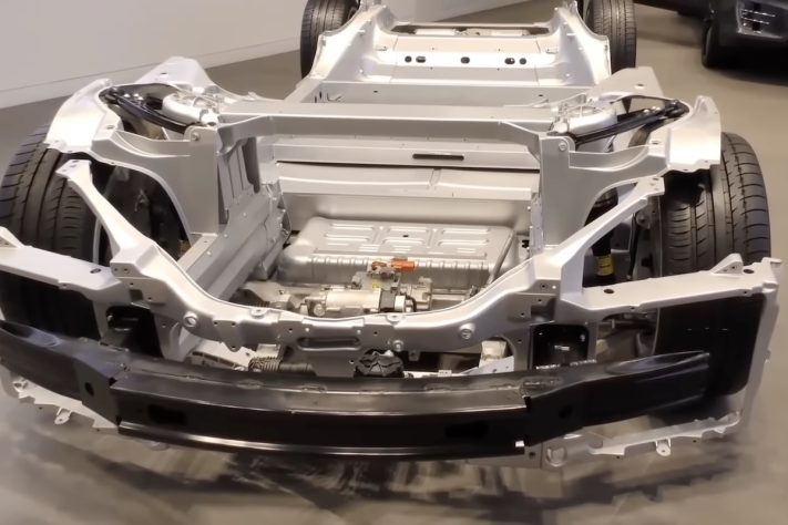 Carro elétrico, foto NEUTRA – Reprodução/YouTube