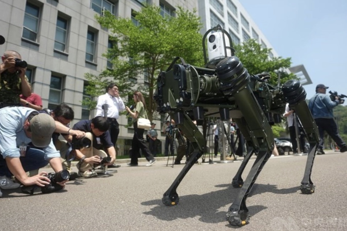 Os sensores, softwares e sistemas foram desenvolvidos em Taiwan pelo Instituto Nacional Chung-Shan de Ciência e Tecnologia (NCSIST). Embora os militares já tenham demonstrado interesse na tecnologia, nenhuma aquisição oficial foi anunciada até o momento, o que mantém os equipamentos na fase de testes e demonstrações. Cada modelo possui uma função específica; veja a seguir!