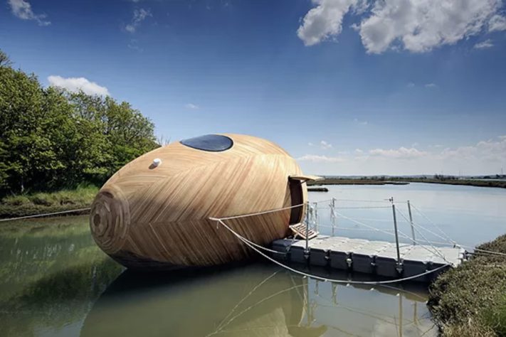 Exbury Egg, artista viveu dentro de ovo flutuante para acompanhar mudanças climáticas na Inglaterra – Divulgação