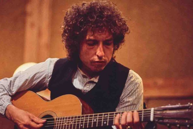 Do folk ao Nobel: a trajetória múltipla de Bob Dylan, que completou 85 anos