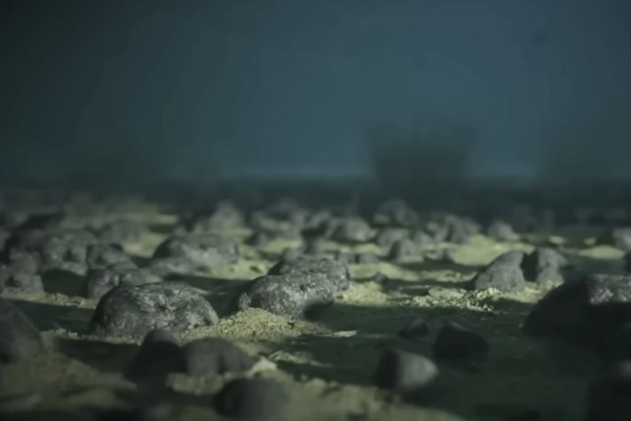 Luz iluminando fundo do mar/oceano profundo – Imagem gerada por IA/Reprodução/YouTube