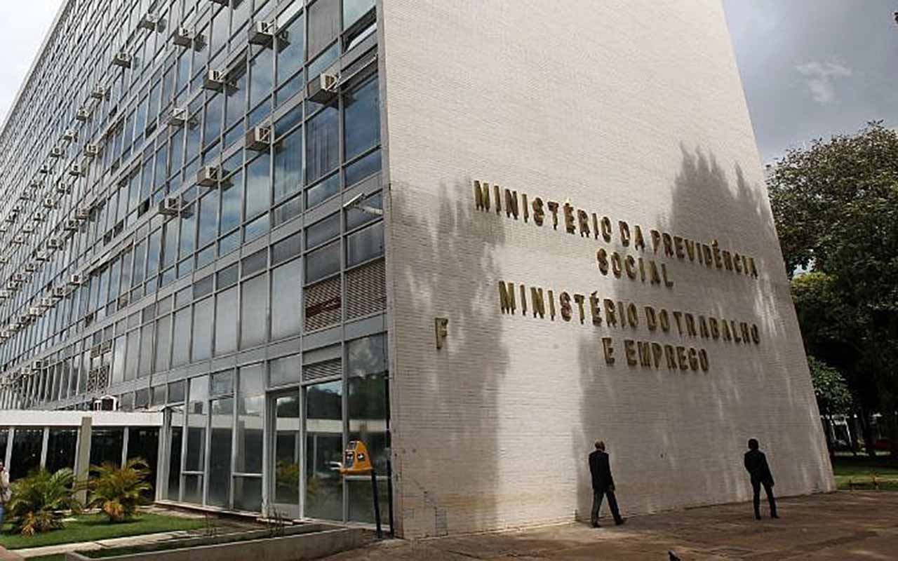 O Ministério do Trabalho e Emprego informou que, caso a empresa não resolva a situação dentro do prazo estipulado na NSP, poderá ser iniciada uma nova etapa de cobrança. Nessa fase, é emitida a Notificação de Lançamento do FGTS Confessado (NLFC), procedimento que pode resultar no envio da dívida para inscrição em dívida ativa.
