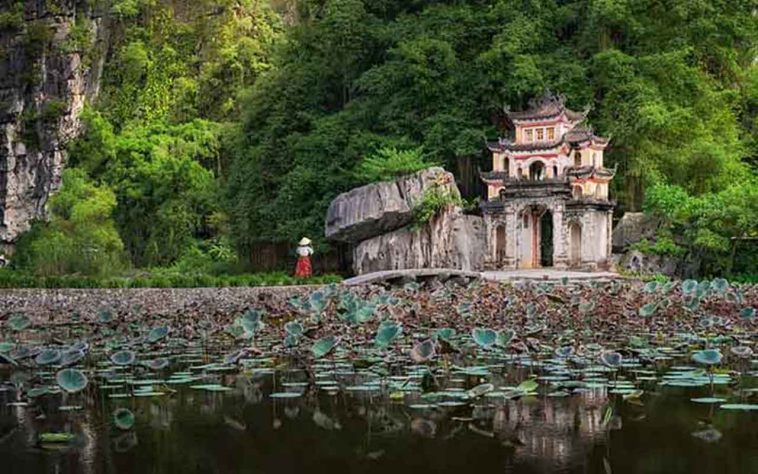 Parque Nacional de Bai Tu Long ( Bich Dong pagoda) - Baía Bai Tu Long, Vietnã - Reprodução do Flickr ERNEST VAKHEDI