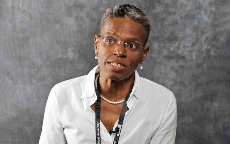 Ijeoma Uchegbu mulher viveu em abrigo para moradores de rua e se tornou uma cientista prestigiada - Reprodução/YouTube