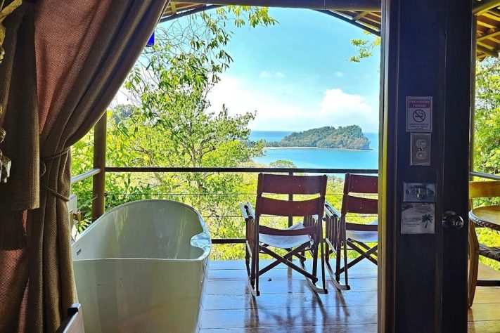 Na Costa Rica, Boeing abandonado no meio da floresta vira hotel e se torna uma das atrações mais curiosas do mundo – Reprodução/Instagram @hotelcostaverde
