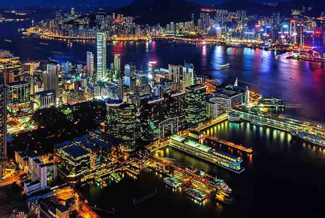 Hong Kong: centro financeiro pulsante, vida urbana intensa e atrações turísticas irresistíveis