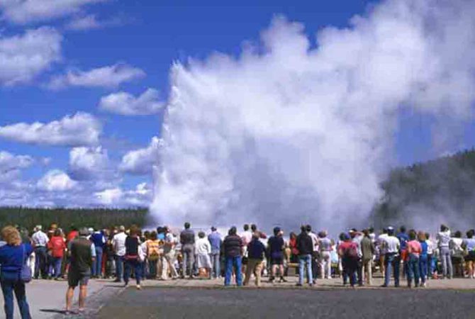 Old Faithful: famoso gêiser de Yellowstone inspirou o Parque do Zé Colmeia