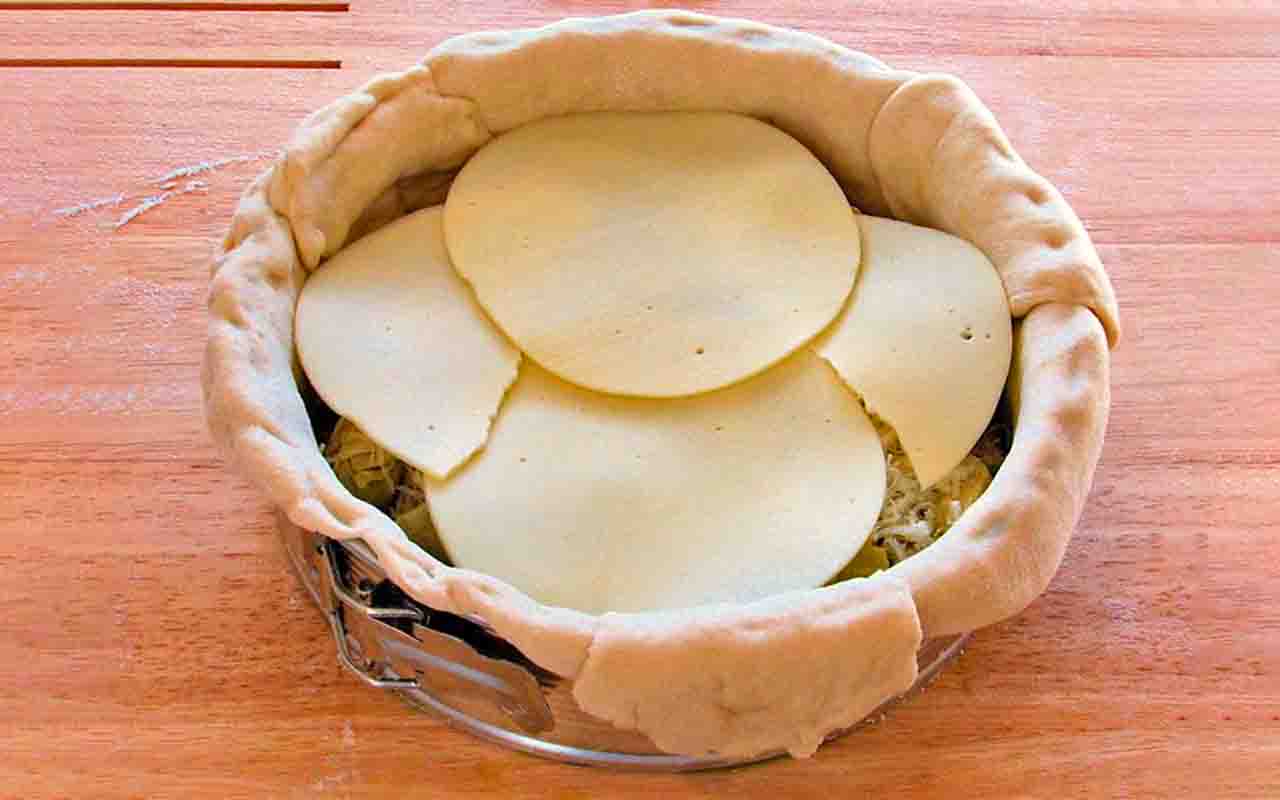 Provolone – De origem no sul da Itália, tem sabor defumado e é usado tanto fresco quanto curado. Muito presente em sanduíches quentes e em churrascos no Brasil.