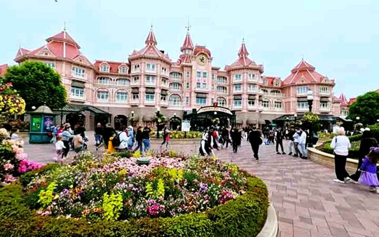 Disneyland Paris, Euro Disney Resort, França - Reprodução do Youtube Canal Jay and Karolina