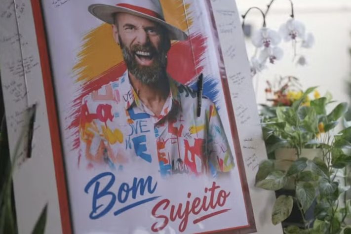 Homem com câncer terminal celebra despedida com chope, roda de samba e homenagens - Reprodução/TV Globo