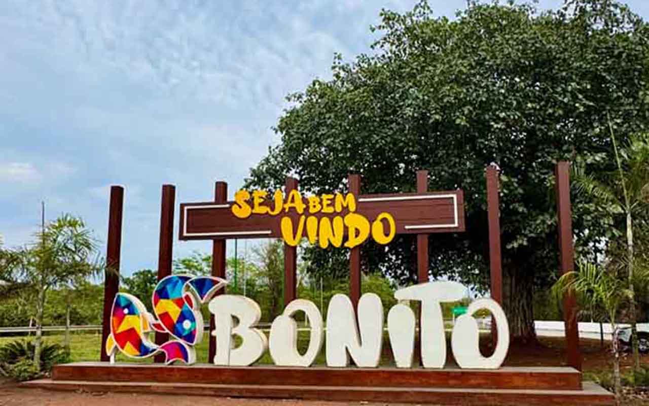 Localizada no sudoeste de Mato Grosso do Sul, a cidade de Bonito é um dos principais destinos de natureza do país e referência internacional em ecoturismo. 
 -  (crédito:  Reprodução do Instagram @zapizenbonitoms)