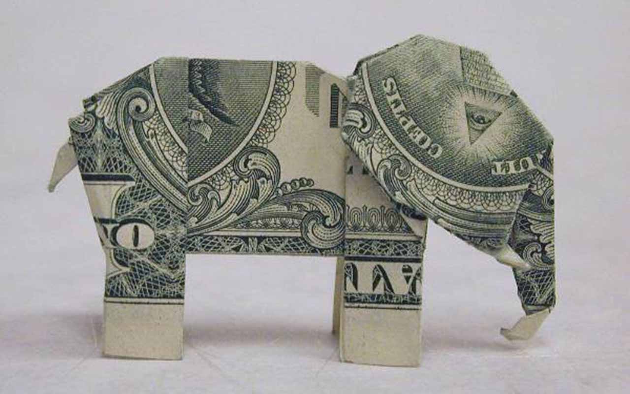 Estudos apontam ainda benefícios cognitivos associados à prática. A atividade estimula habilidades como concentração, coordenação motora, percepção espacial, raciocínio lógico e resolução de problemas. Por esse motivo, o origami é frequentemente utilizado em ambientes educacionais como ferramenta de aprendizagem, especialmente em disciplinas relacionadas à matemática e à geometria.

