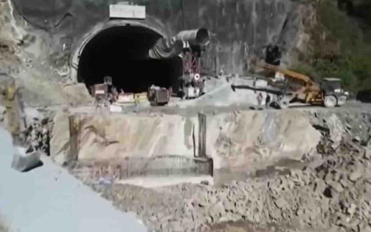 41 funcionários sobreviveram mais de duas semanas presos em desabamento de túnel na Índia