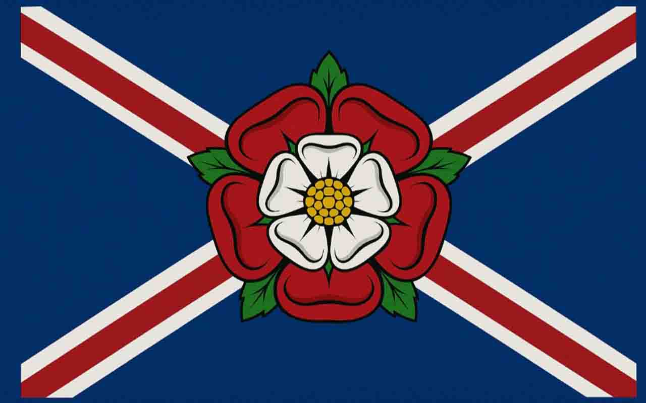 A rosa também aparece em brasões e bandeiras. Um dos exemplos mais famosos é a Rosa de Tudor, que aparece em bandeiras e emblemas do Reino Unido. O símbolo une as casas de Lancaster (rosa vermelha) e York (rosa branca) após a Guerra das Rosas.