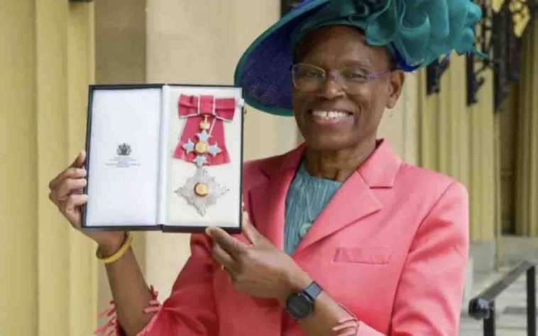 Ijeoma Uchegbu mulher viveu em abrigo para moradores de rua e se tornou uma cientista prestigiada - Divulgação/Palace Photos