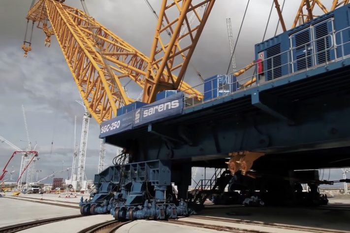 Big Carl, maior guindaste do mundo – Reprodução/Sarens