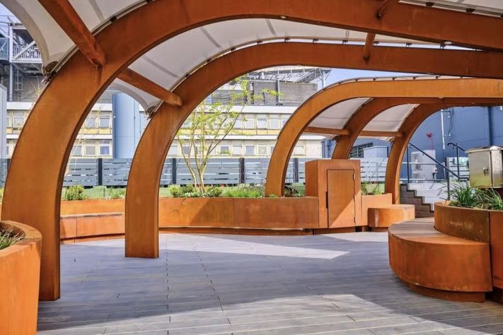 King's College Hospital, em Londres, inaugura jardim no terraço para receber pacientes de unidade de terapia intensiva – Reprodução @kingscollegehospital
