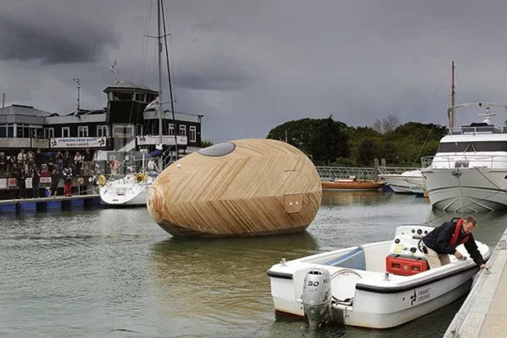 Exbury Egg, artista viveu dentro de ovo flutuante para acompanhar mudanças climáticas na Inglaterra – Divulgação