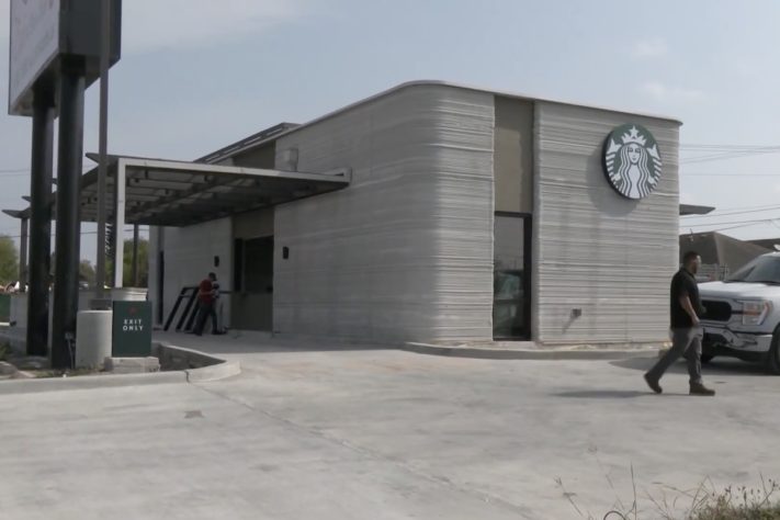 Impressora 3D capaz de imprimir casas de 120 m² em 48 horas chega à América Latina – Reprodução/KPRC 2 Click2Houston