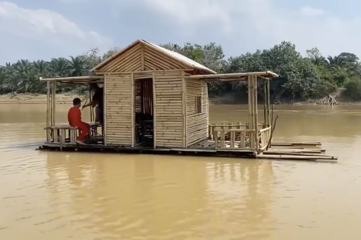 Projeto sustentável transforma troncos de bambu em casa flutuante totalmente funcional – Reprodução/YouTube