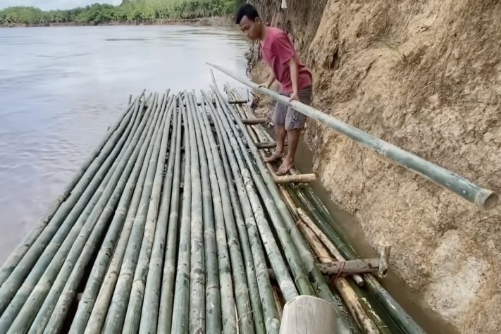 Projeto sustentável transforma troncos de bambu em casa flutuante totalmente funcional – Reprodução/YouTube