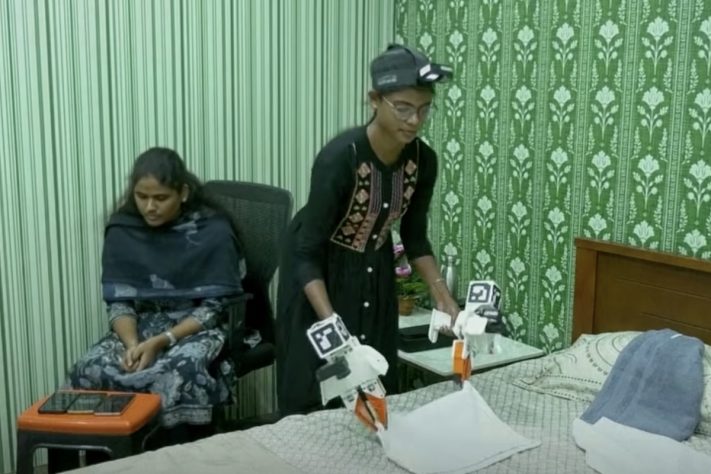 Trabalhadores indianos estão treinando robôs de IA para assumirem seus empregos – Reprodução/YouTube AFP News