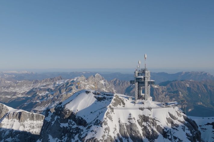 A mais de 3 mil metros, antiga instalação militar vira atração com mirante e a loja da Rolex mais alta do mundo – Divulgação
