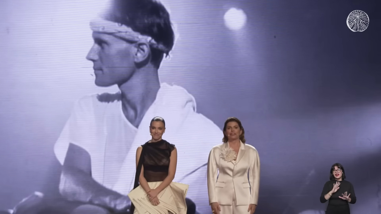 Cazuza foi o grande homenageado na 33ª edição do Prêmio BTG Pactual da Música Brasileira. A cerimônia aconteceu no dia 10 de junho, no Theatro Municipal do Rio de Janeiro, e reuniu artistas de diferentes gerações para celebrar a indústria e a obra de um dos nomes mais importantes da música brasileira. Apresentada pelas atrizes Débora Bloch e Alice Wegmann, a premiação reconheceu cantores, compositores, produtores e músicos que mais se destacaram em 2025, em 18 categorias. A escolha do homenagead -  (crédito: Reprodução Youtube)